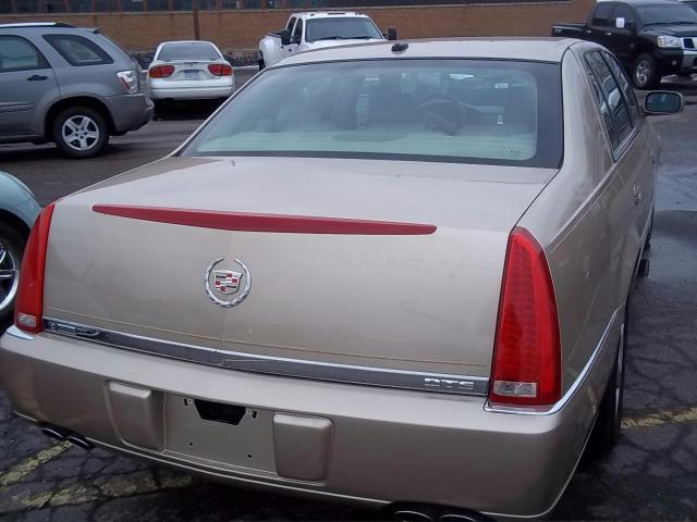 2006 Cadillac DTS Lariat DVD