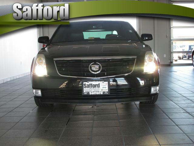 2006 Cadillac DTS XLT Pickup 4D 5 1/2 Ft