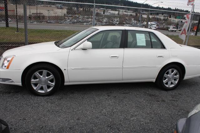 2006 Cadillac DTS XLT Pickup 4D 5 1/2 Ft