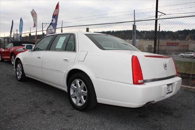 2006 Cadillac DTS XLT Pickup 4D 5 1/2 Ft