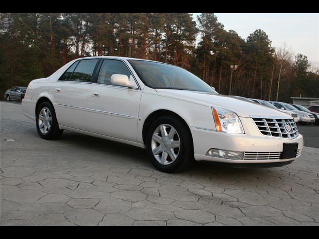 2006 Cadillac DTS 4dr Sdn I4 SE-R