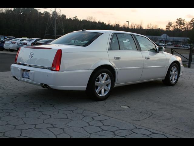 2006 Cadillac DTS 4dr Sdn I4 SE-R