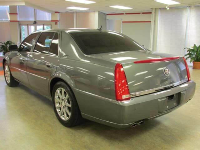 2006 Cadillac DTS 2.7T Sedan 4D