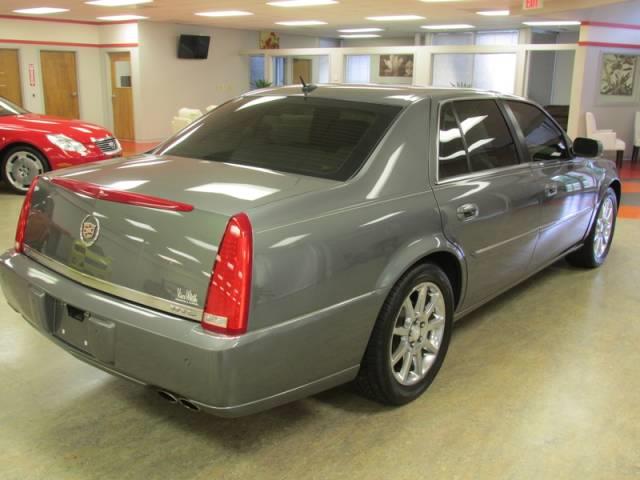 2006 Cadillac DTS 2.7T Sedan 4D