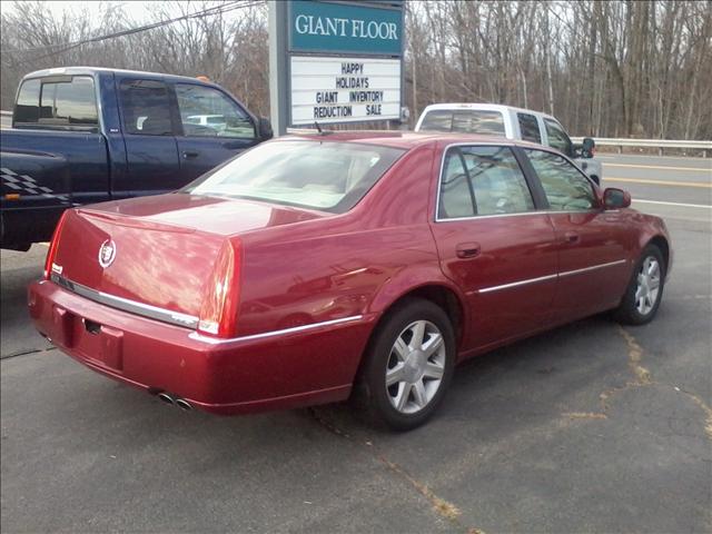 2006 Cadillac DTS Base