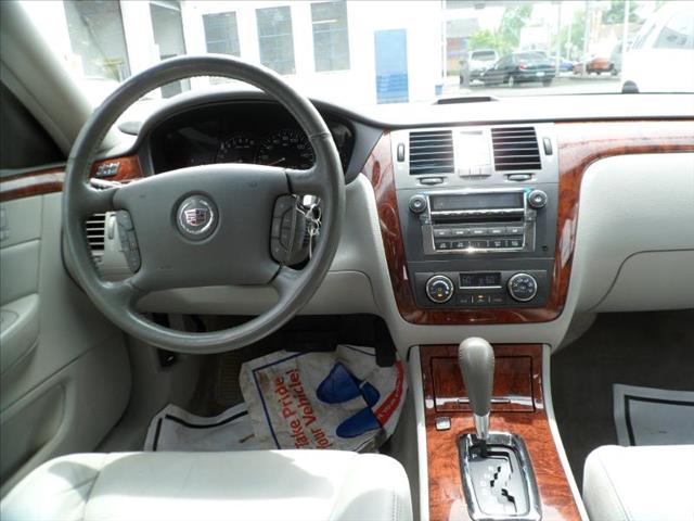 2006 Cadillac DTS 2.7T Sedan 4D