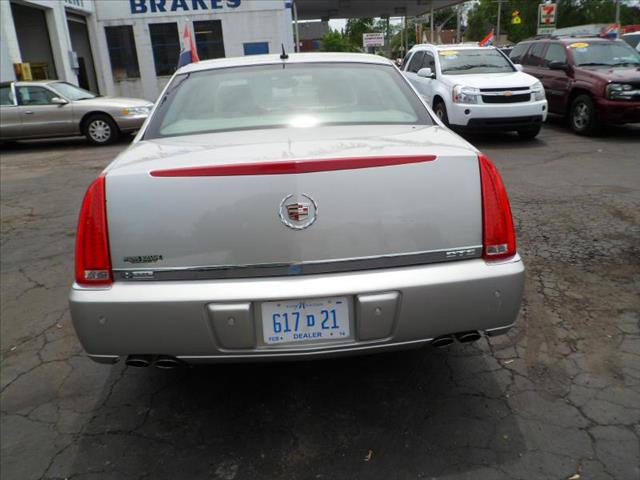 2006 Cadillac DTS 2.7T Sedan 4D