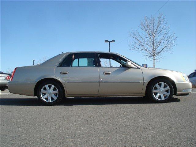 2006 Cadillac DTS XLT Pickup 4D 5 1/2 Ft