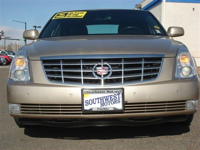 2006 Cadillac DTS XLT Pickup 4D 5 1/2 Ft