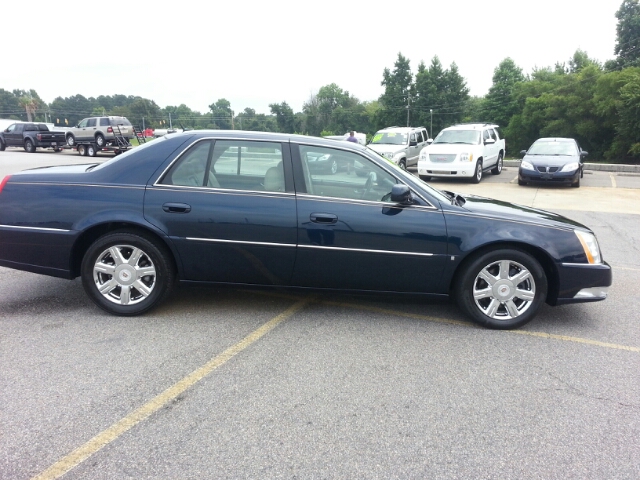 2007 Cadillac DTS Base