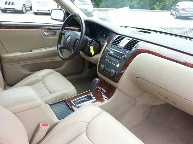 2007 Cadillac DTS Base