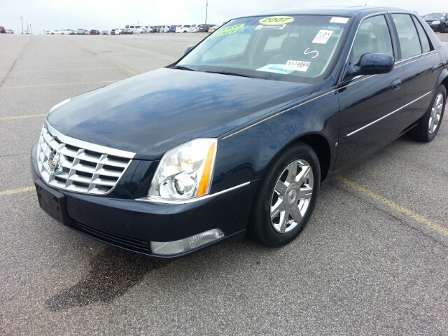 2007 Cadillac DTS Base