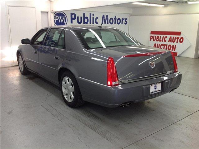 2007 Cadillac DTS LT. 4WD. Sunroof, Leather