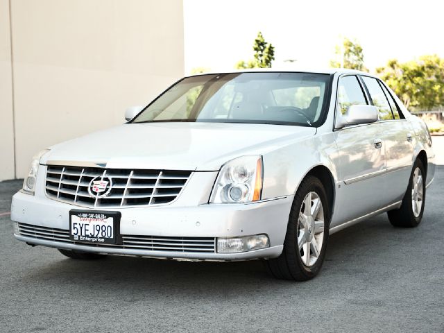 2007 Cadillac DTS 4dr Sdn I4 CVT Ltd Avail