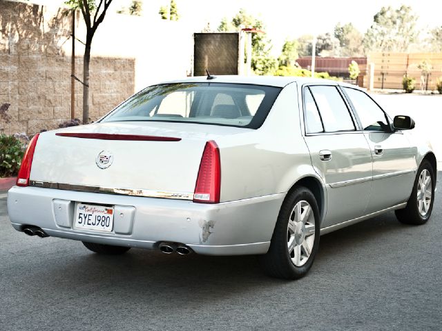 2007 Cadillac DTS 4dr Sdn I4 CVT Ltd Avail