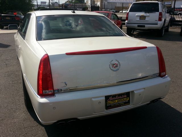 2007 Cadillac DTS 4dr Sdn I4 CVT Ltd Avail