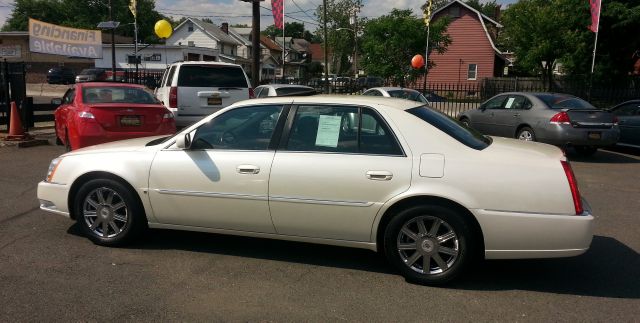 2007 Cadillac DTS 4dr Sdn I4 CVT Ltd Avail