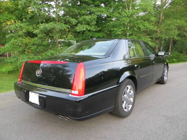 2007 Cadillac DTS 4dr Sdn I4 CVT Ltd Avail