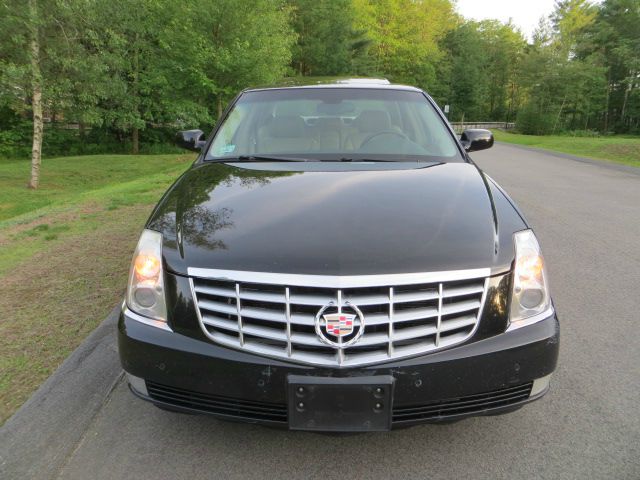 2007 Cadillac DTS 4dr Sdn I4 CVT Ltd Avail