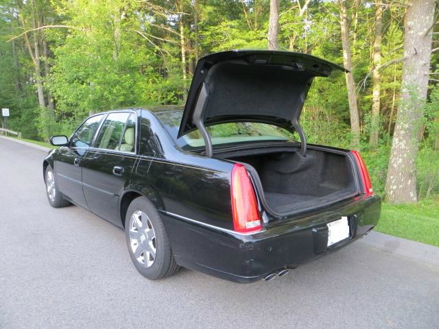 2007 Cadillac DTS 4dr Sdn I4 CVT Ltd Avail