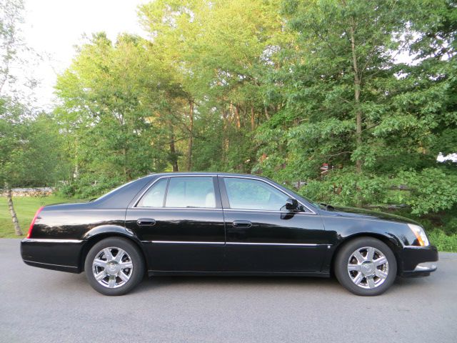 2007 Cadillac DTS 4dr Sdn I4 CVT Ltd Avail