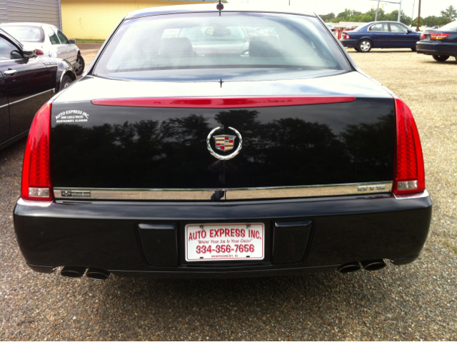 2007 Cadillac DTS Crew Cab 2WD LT W/1lt