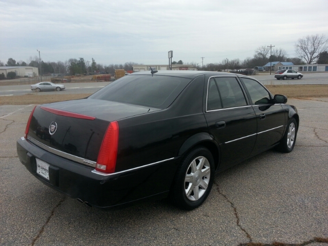 2007 Cadillac DTS Base