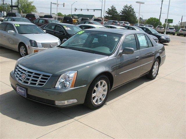 2008 Cadillac DTS Base