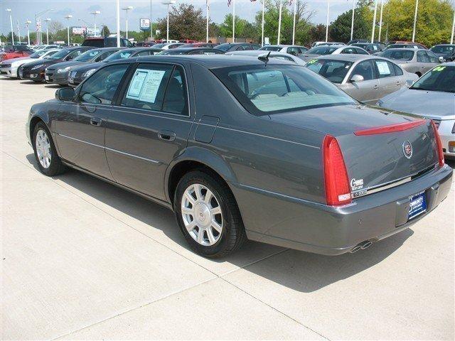 2008 Cadillac DTS Base