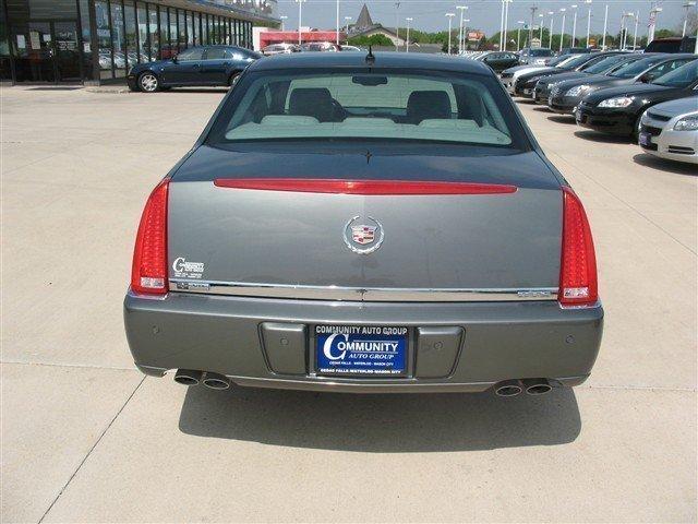 2008 Cadillac DTS Base