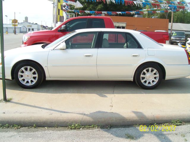 2008 Cadillac DTS 4dr Sdn I4 SE-R