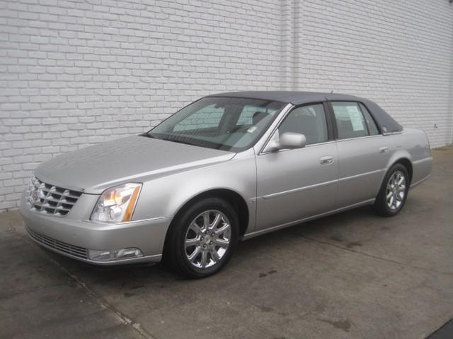 2008 Cadillac DTS 4dr Sdn I4 Auto