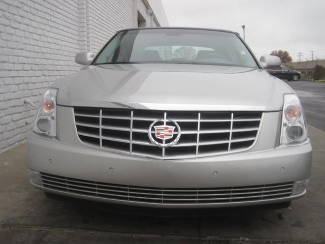 2008 Cadillac DTS 4dr Sdn I4 Auto