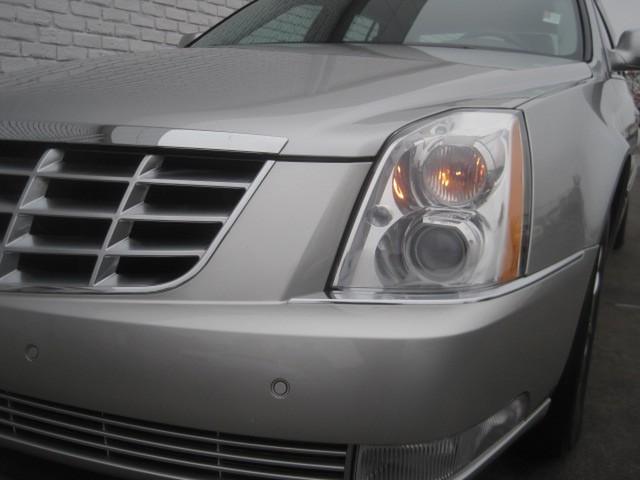 2008 Cadillac DTS 4dr Sdn I4 Auto