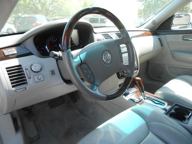 2008 Cadillac DTS Unknown