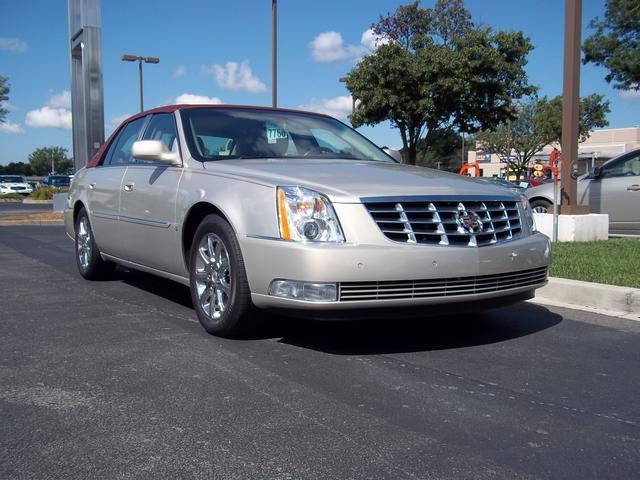 2008 Cadillac DTS Unknown