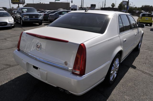 2008 Cadillac DTS 4dr Sdn I4 Auto 1.8 S