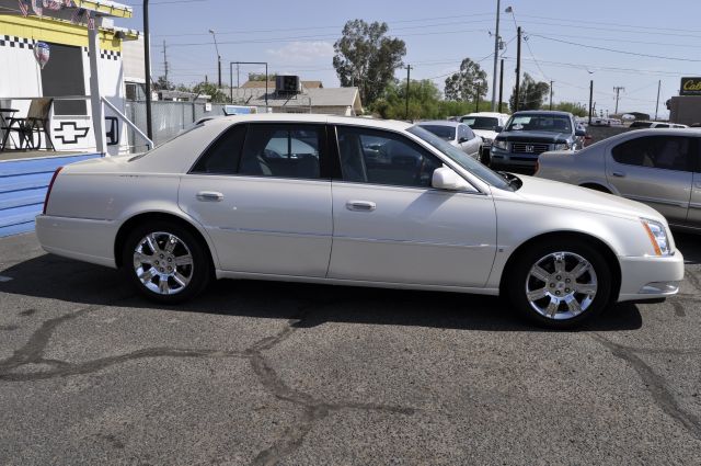 2008 Cadillac DTS 4dr Sdn I4 Auto 1.8 S