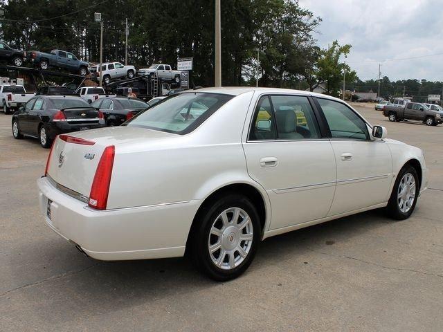 2008 Cadillac DTS XLT Pickup 4D 5 1/2 Ft