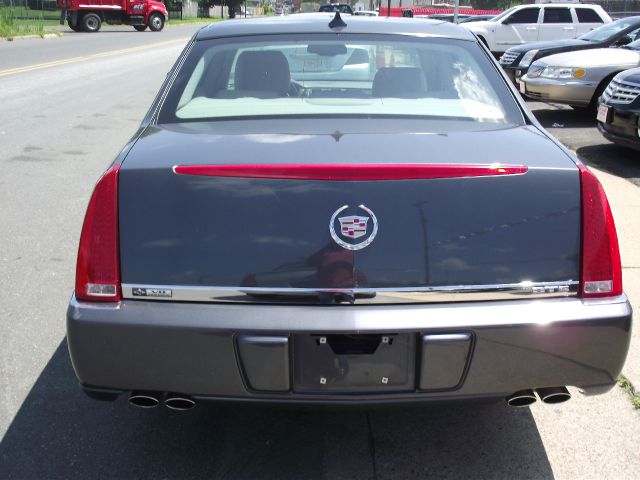 2009 Cadillac DTS SE-R