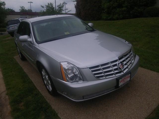 2010 Cadillac DTS Unknown