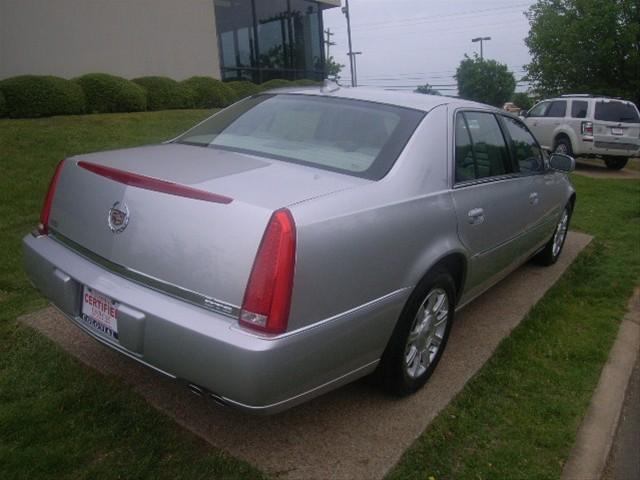 2010 Cadillac DTS Unknown