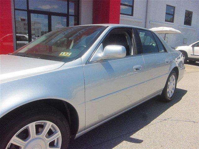 2010 Cadillac DTS XLT Pickup 4D 5 1/2 Ft