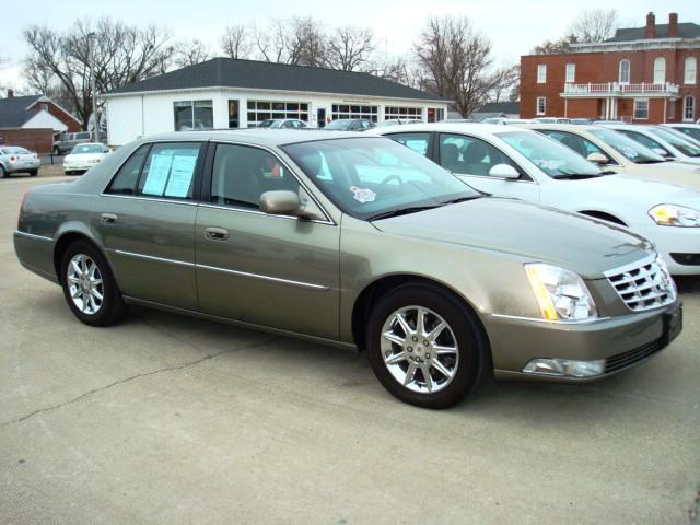 2010 Cadillac DTS Coupe