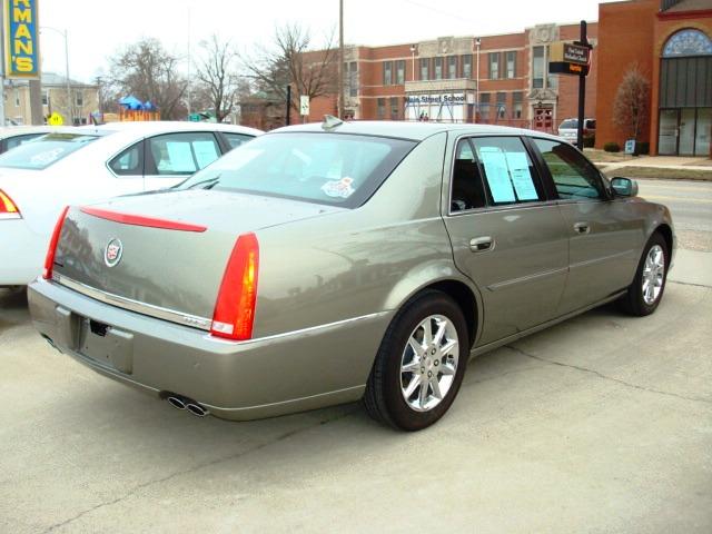 2010 Cadillac DTS Coupe