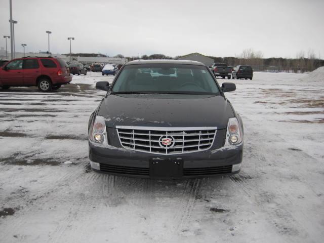 2010 Cadillac DTS XLT Pickup 4D 5 1/2 Ft