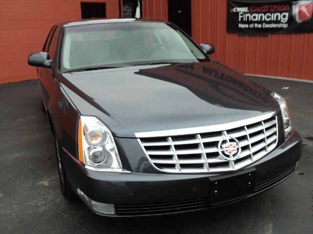 2010 Cadillac DTS 5DR 4WD CREW CA