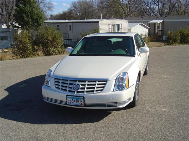 2010 Cadillac DTS Lariat DVD