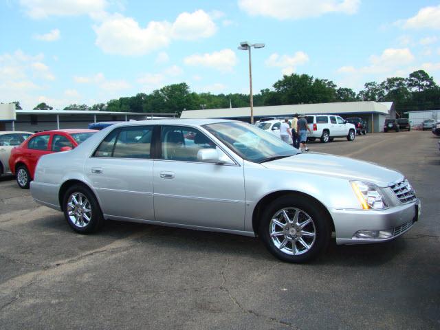 2010 Cadillac DTS Coupe