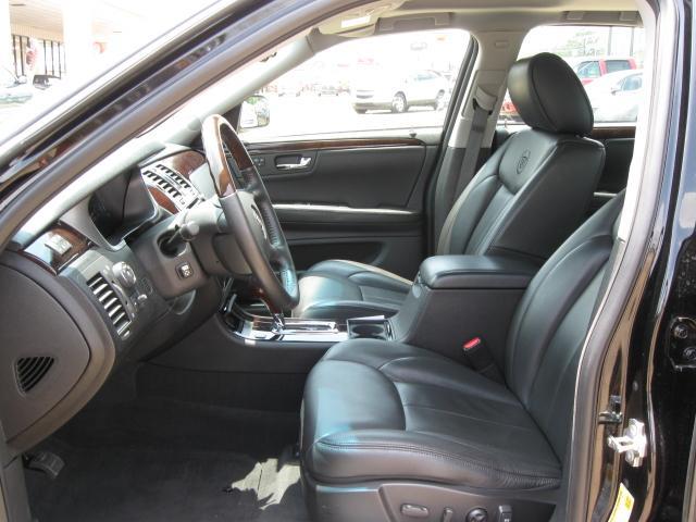 2010 Cadillac DTS Unknown